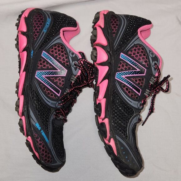 New Balance All Terrain Trail Running Shoe Shoe Women's Size 7 - Picture 2 of 8